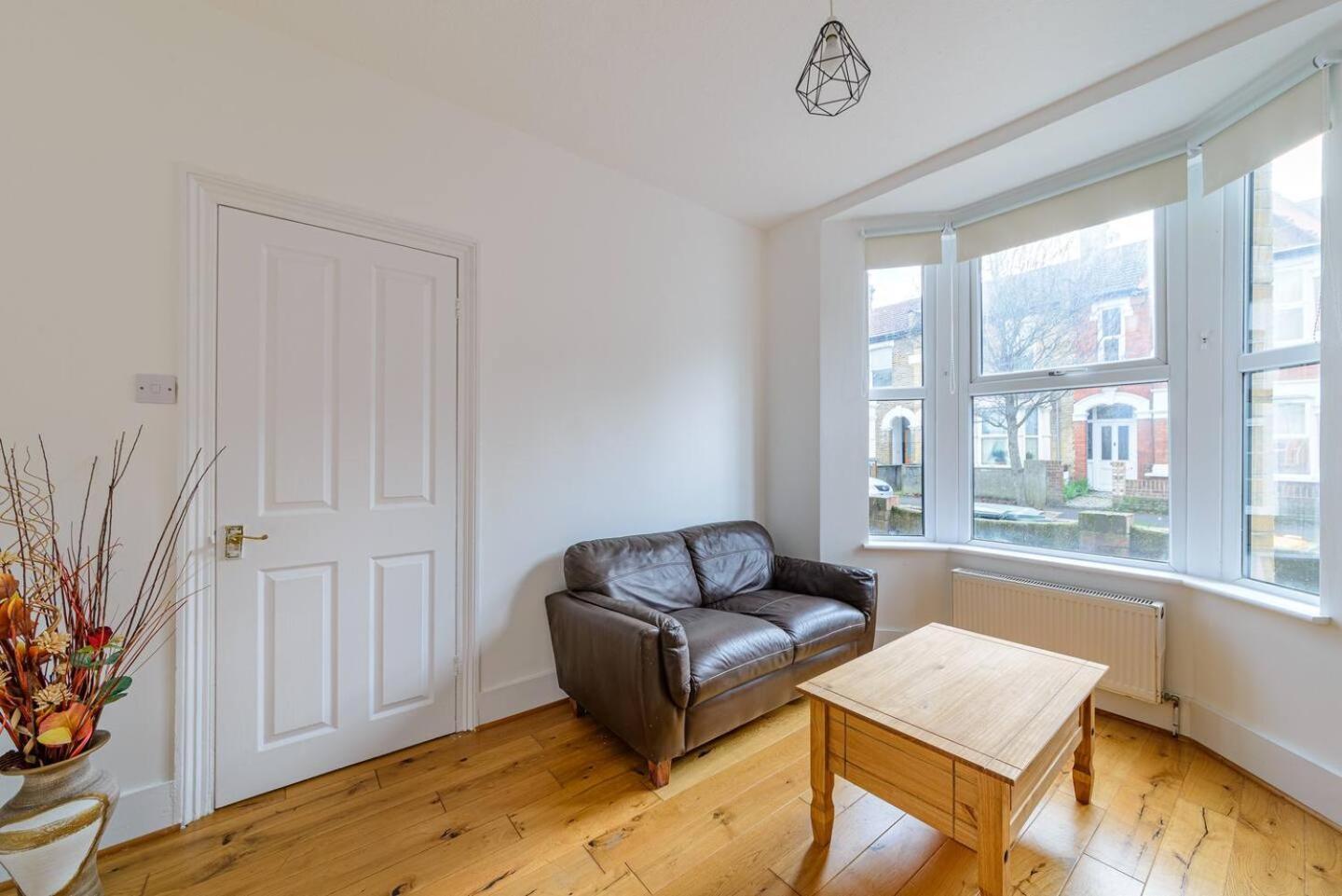 Hébergement de vacances Pass The Keys Modern Simplicity 10mins From Westfield, Stratford Londres