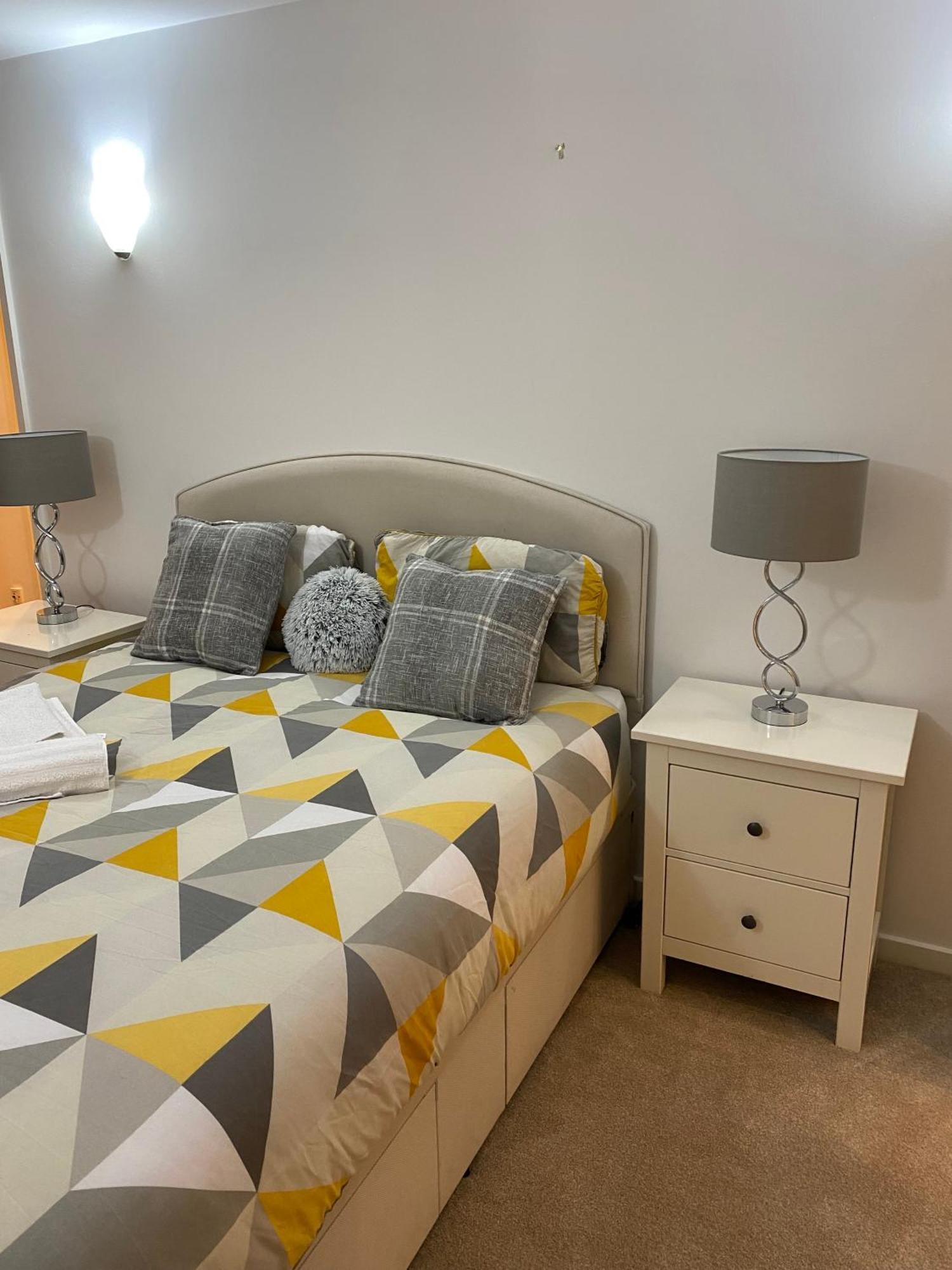 Ensuite In Royal Victoria Excel O2 Arena Guest house London