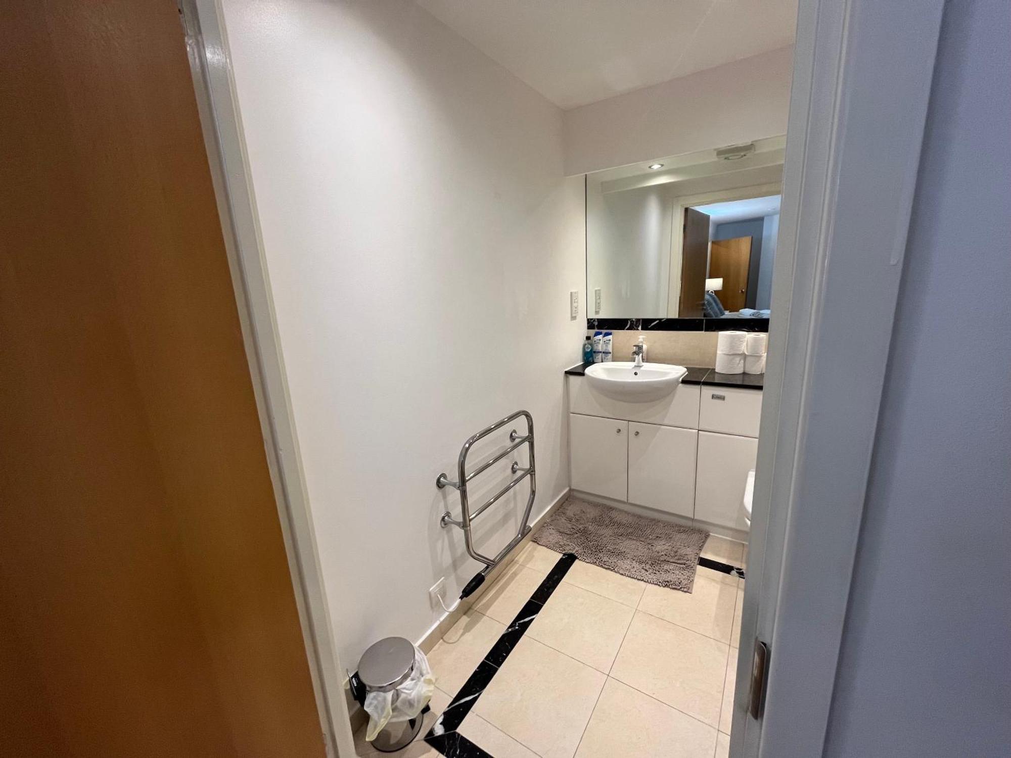 Guest house Ensuite In Royal Victoria Excel O2 Arena London