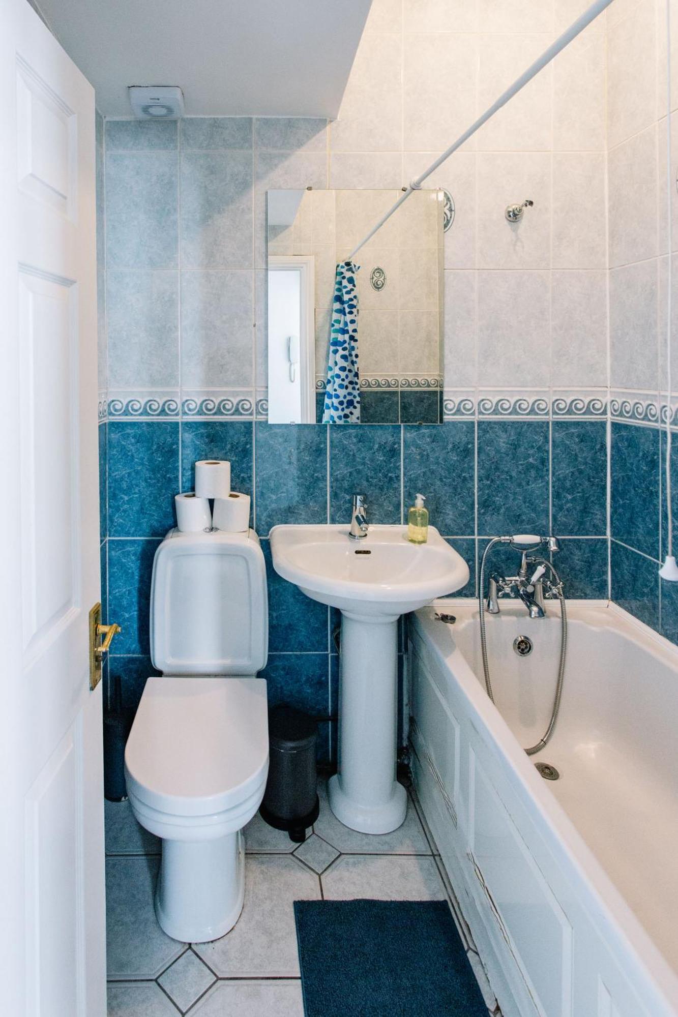 Apartment Are Located In The Heart Of Shoreditch *