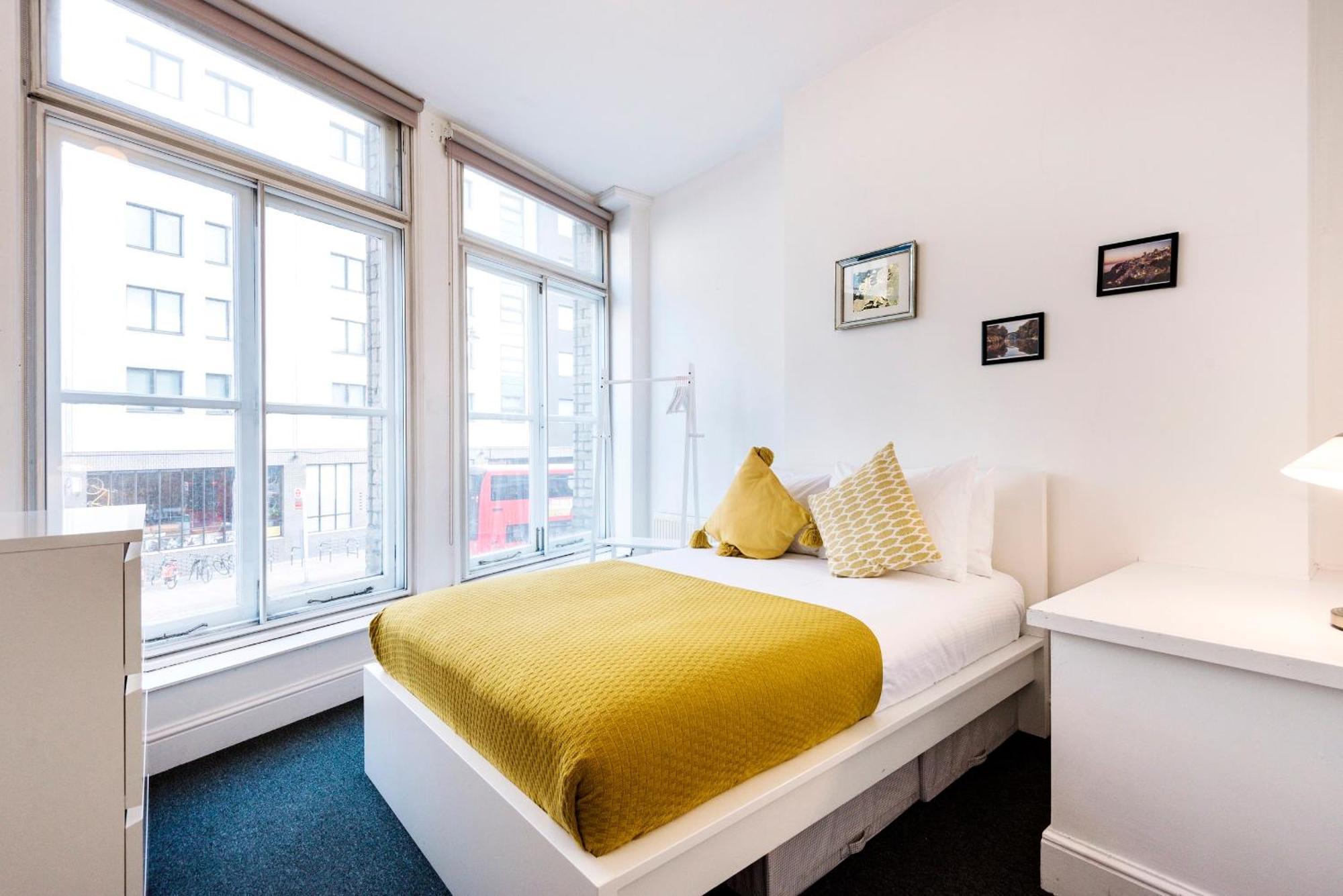 Apartment Are Located In The Heart Of Shoreditch *