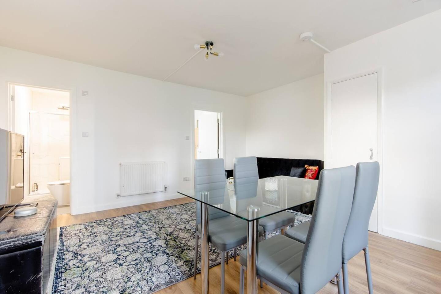 Apartamento *brand New 1 Bedroom Flat In London*