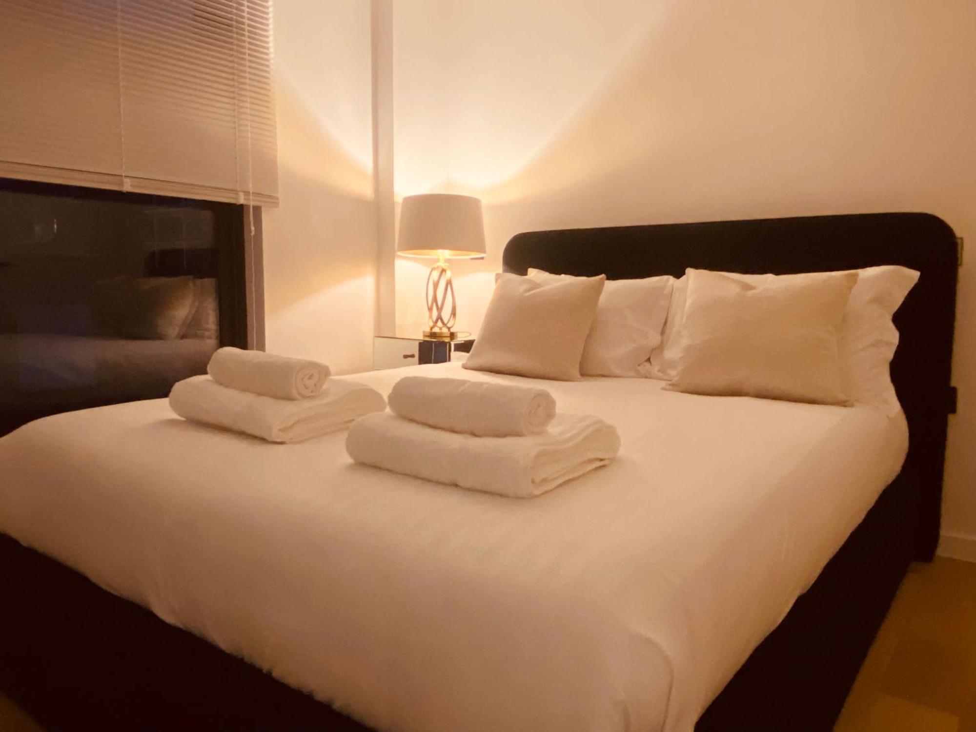 Spacious 3 Bed With Terrace Apartamento