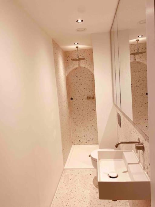 Spacious 3 Bed With Terrace Apartamento