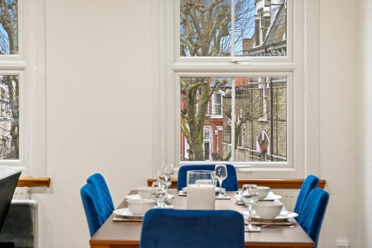 Stylish In Fulham Zone 2 With Private Roof Terrace *