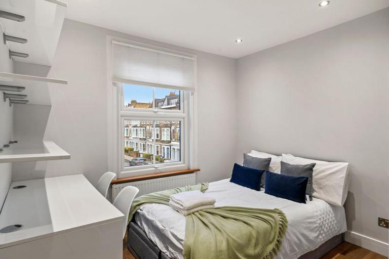 Stylish In Fulham Zone 2 With Private Roof Terrace *
