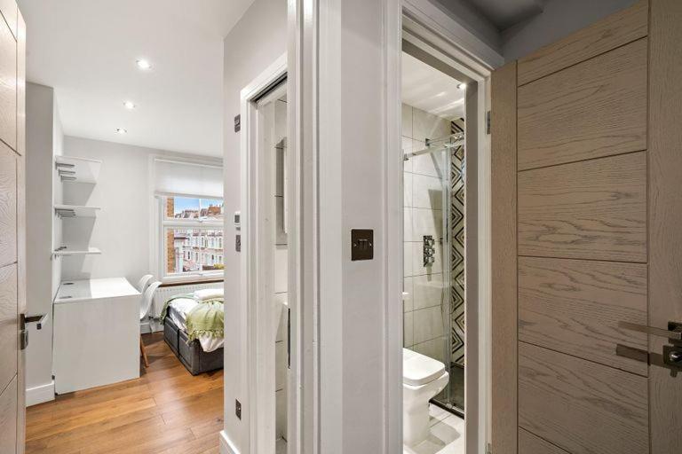 Stylish In Fulham Zone 2 With Private Roof Terrace *