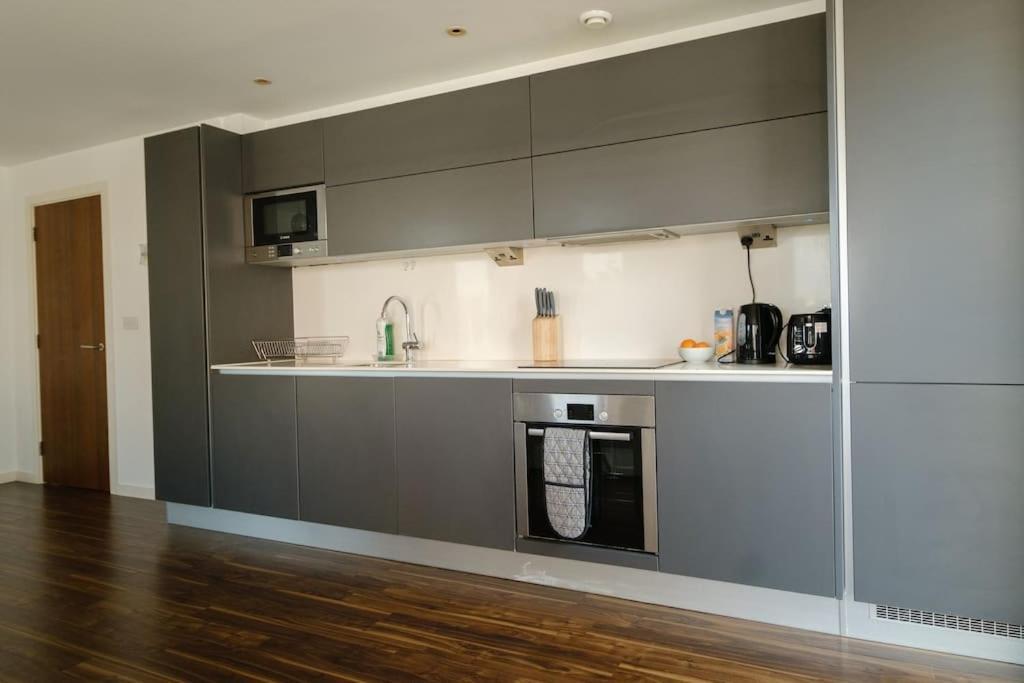 Apartment Modern 2 Bed Flat In East