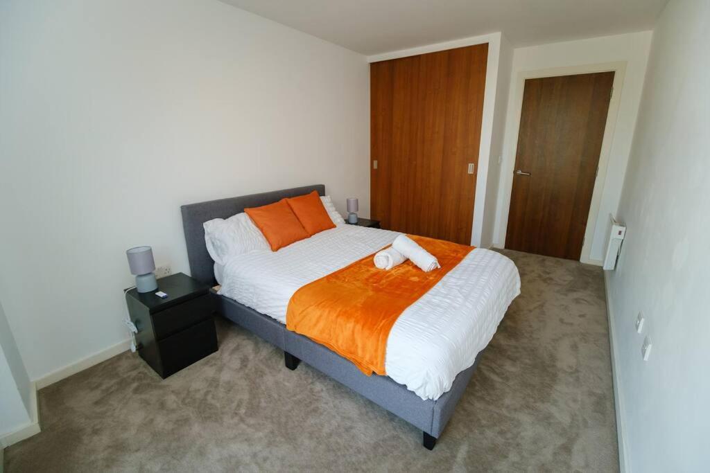 Modern 2 Bed Flat In East *