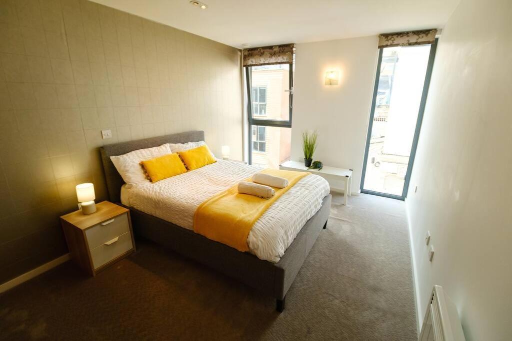 Modern 2 Bed Flat In East * London