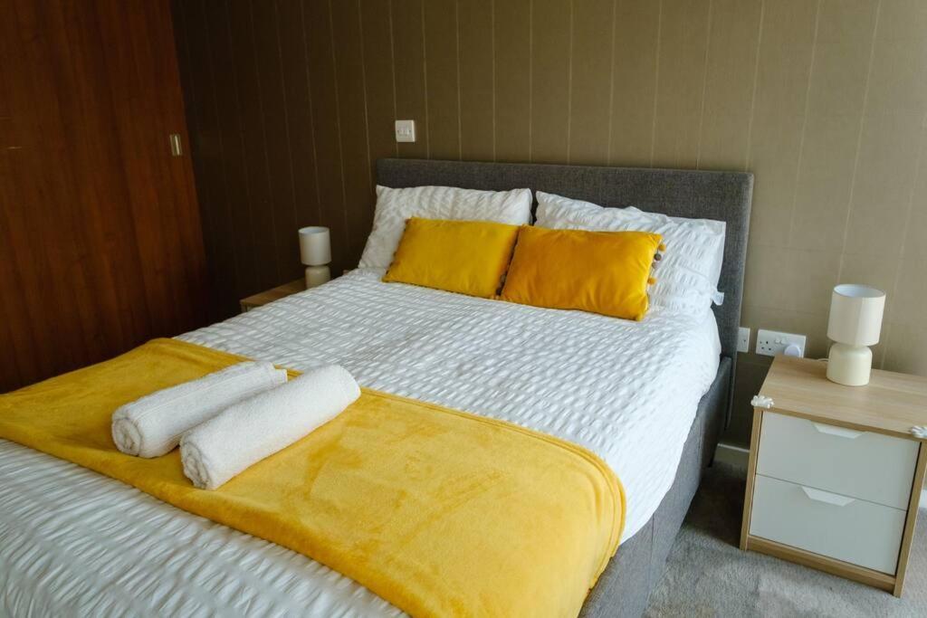 Modern 2 Bed Flat In East London