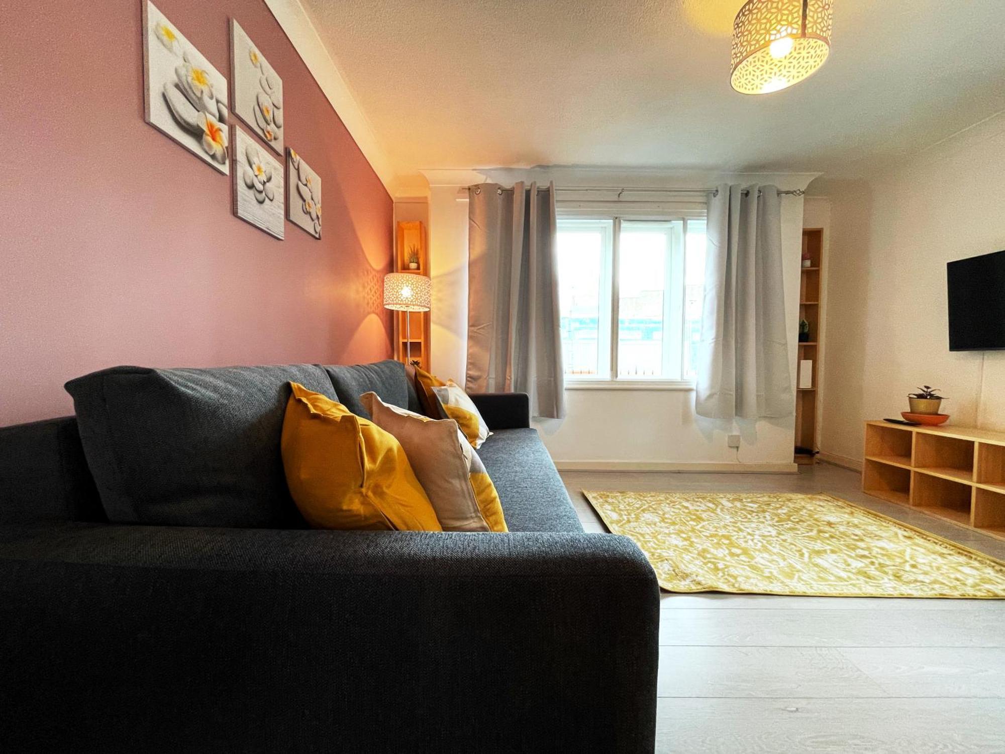 Rebecca Place At Whitechapel - 2 Double Beds, 1 Sofa Bed, Max 5 People Apartamento Londres