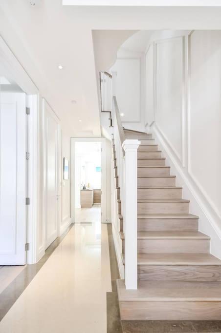 Apartment Elegantly Designed Belgravia Townhouse