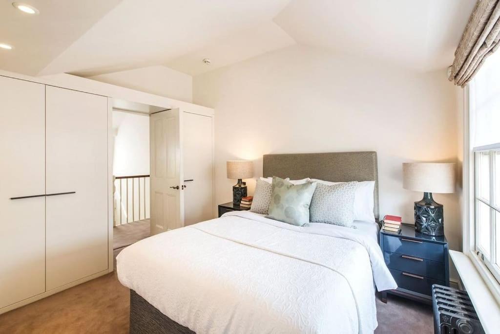 Apartment Elegantly Designed Belgravia Townhouse London