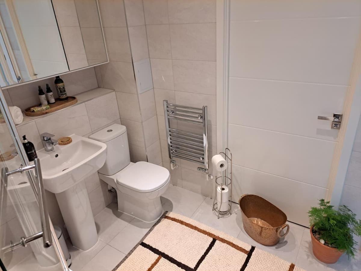 Cozy Double With Large En Near Canary Wharf With Amazing Views In A Shared * Londres