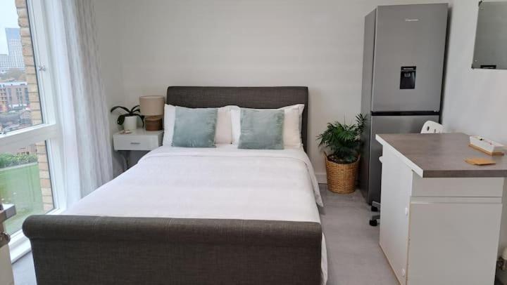 Cozy Double With Large En Near Canary Wharf With Amazing Views In A Shared Quarto em Acomodações Particulares