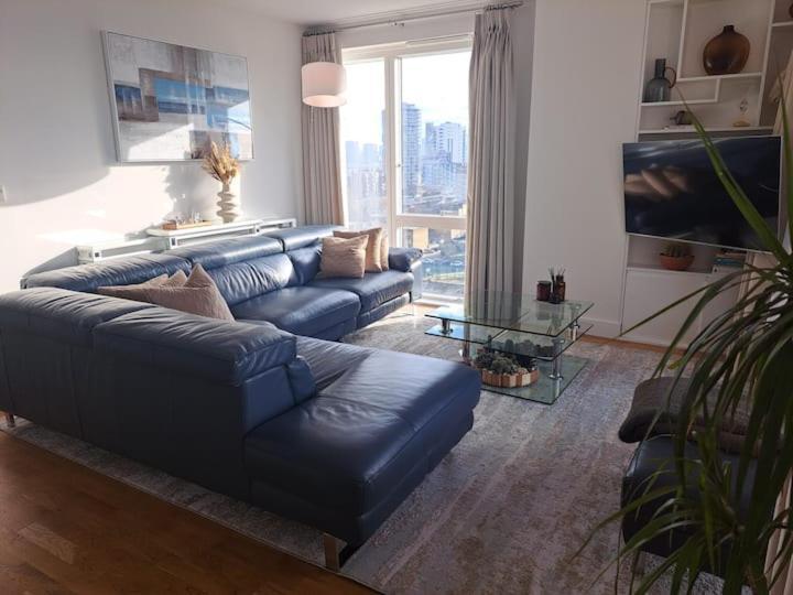 Cozy Double With Large En Near Canary Wharf With Amazing Views In A Shared * Londres
