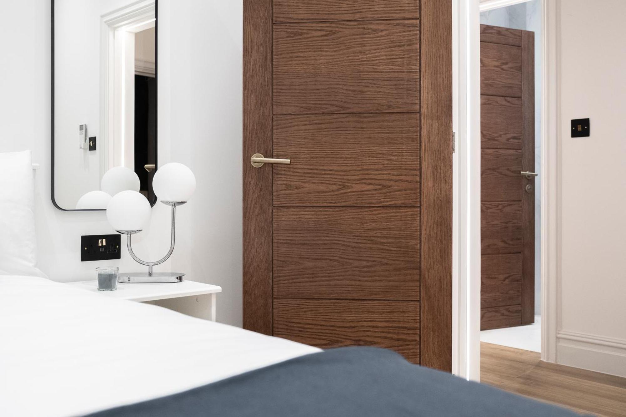Luxury 2 Bedroom In *