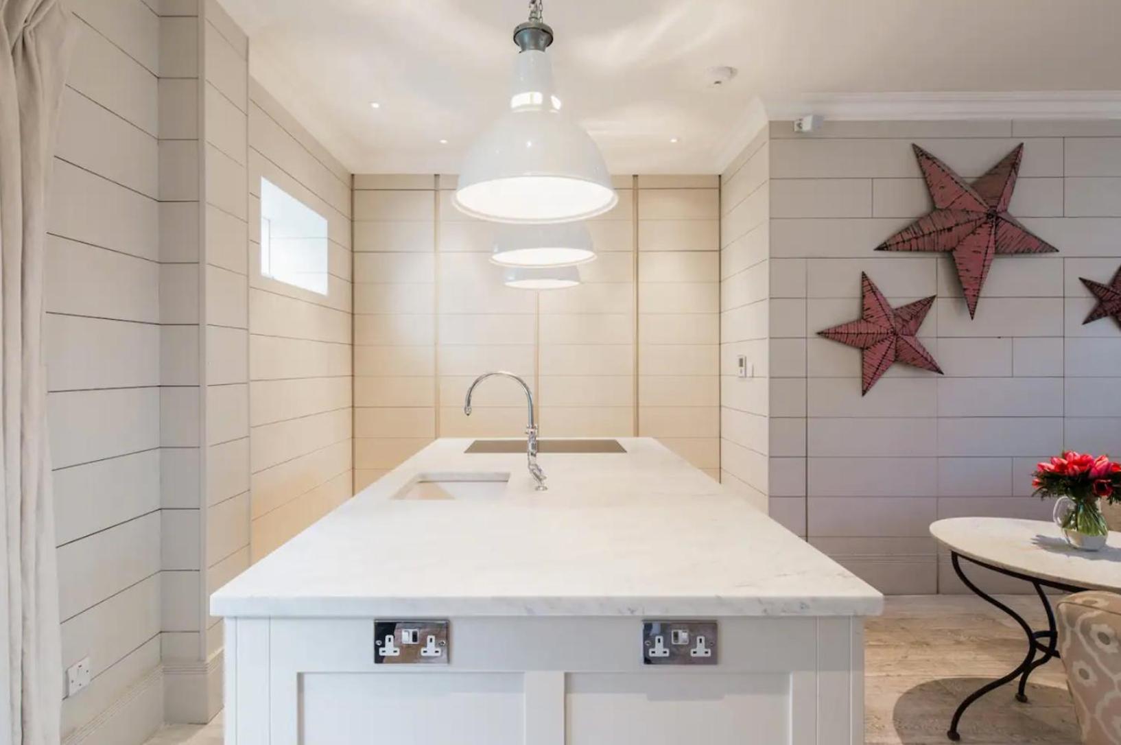 Apartamento Parkside Mews With Garden In Battersea Park Londres