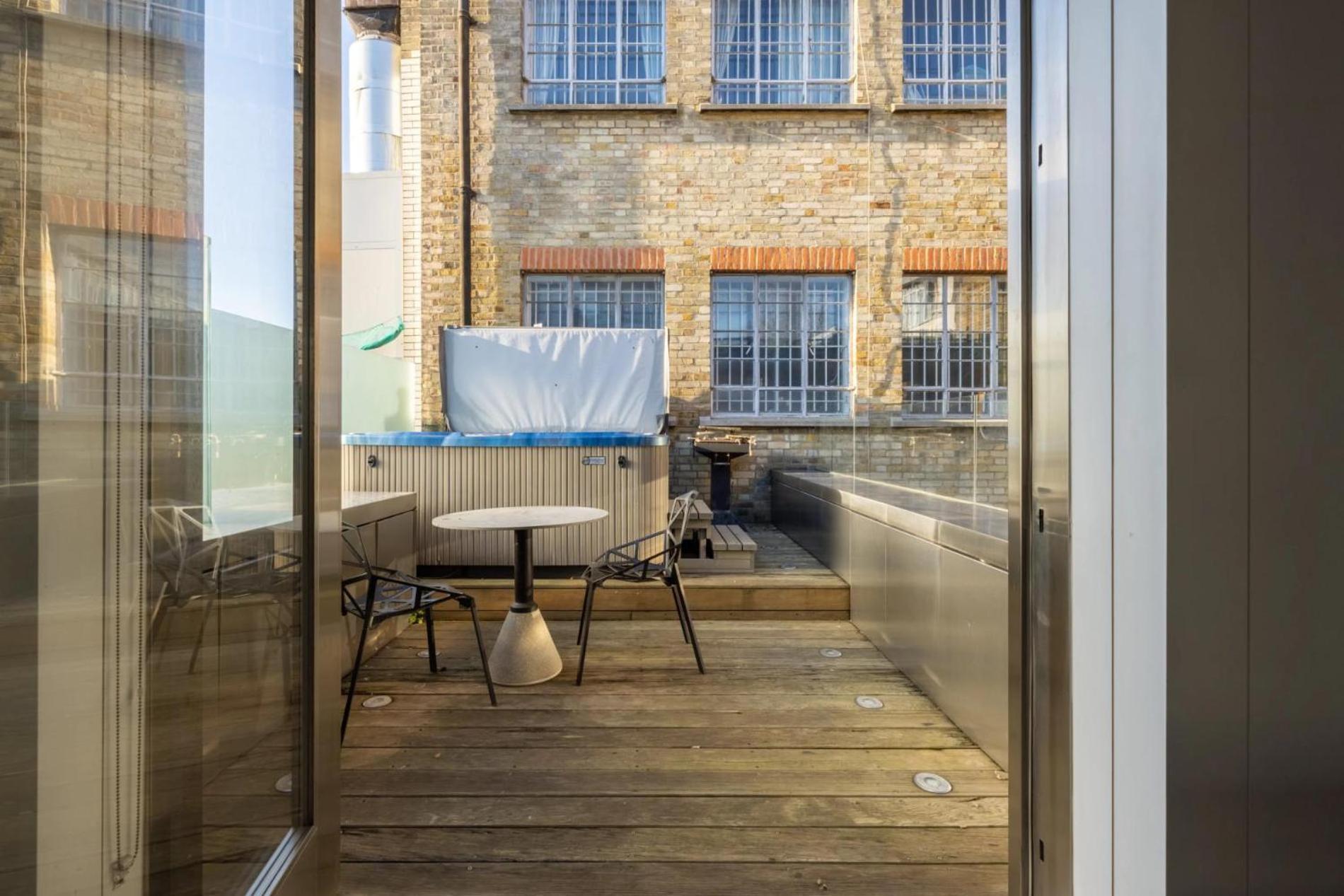 The Tonic 1 Bed With Patio In Shoreditch *