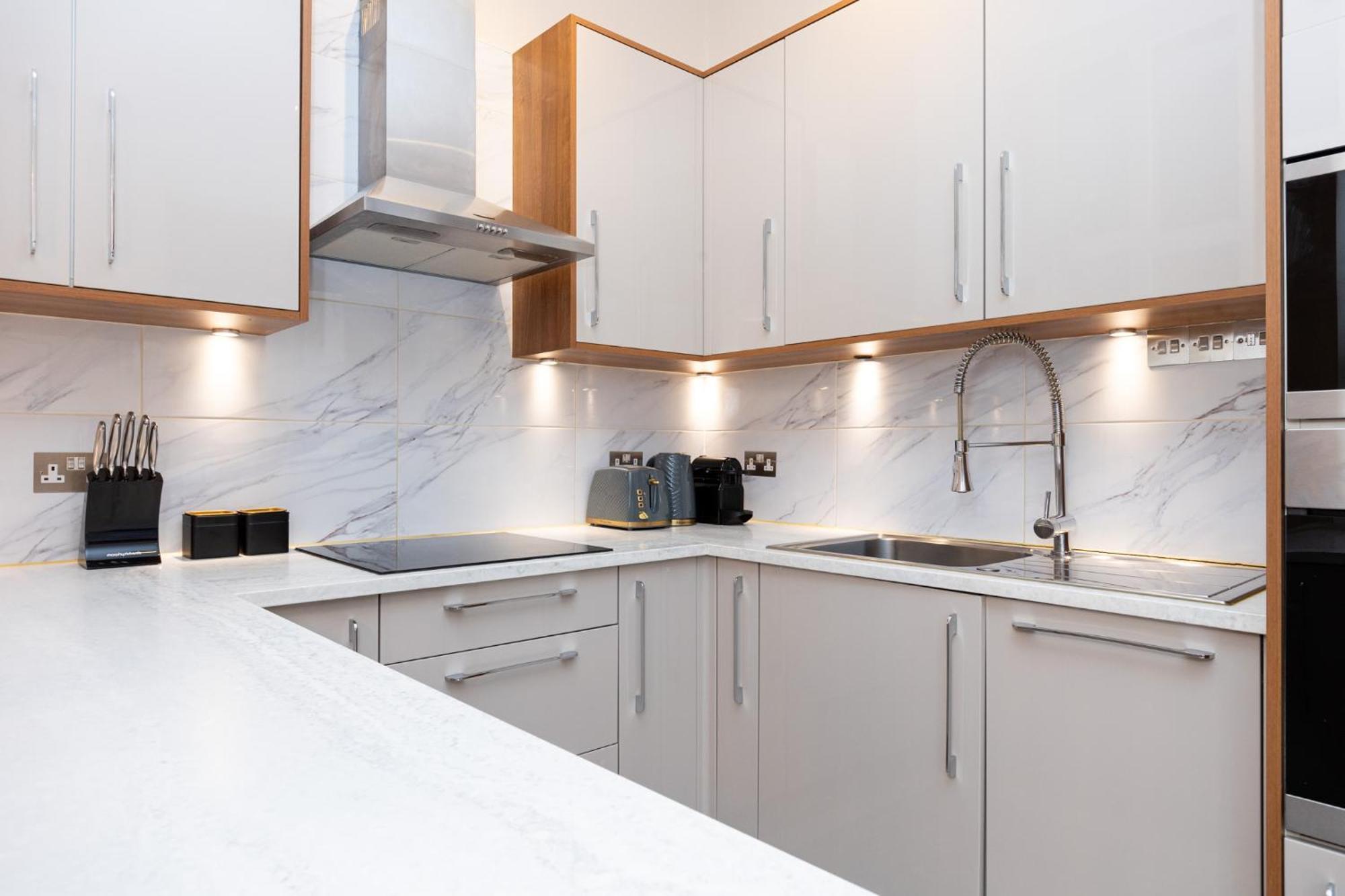 Bright & Charming 2br Flat Wbalcony In Maida Vale Apartamento