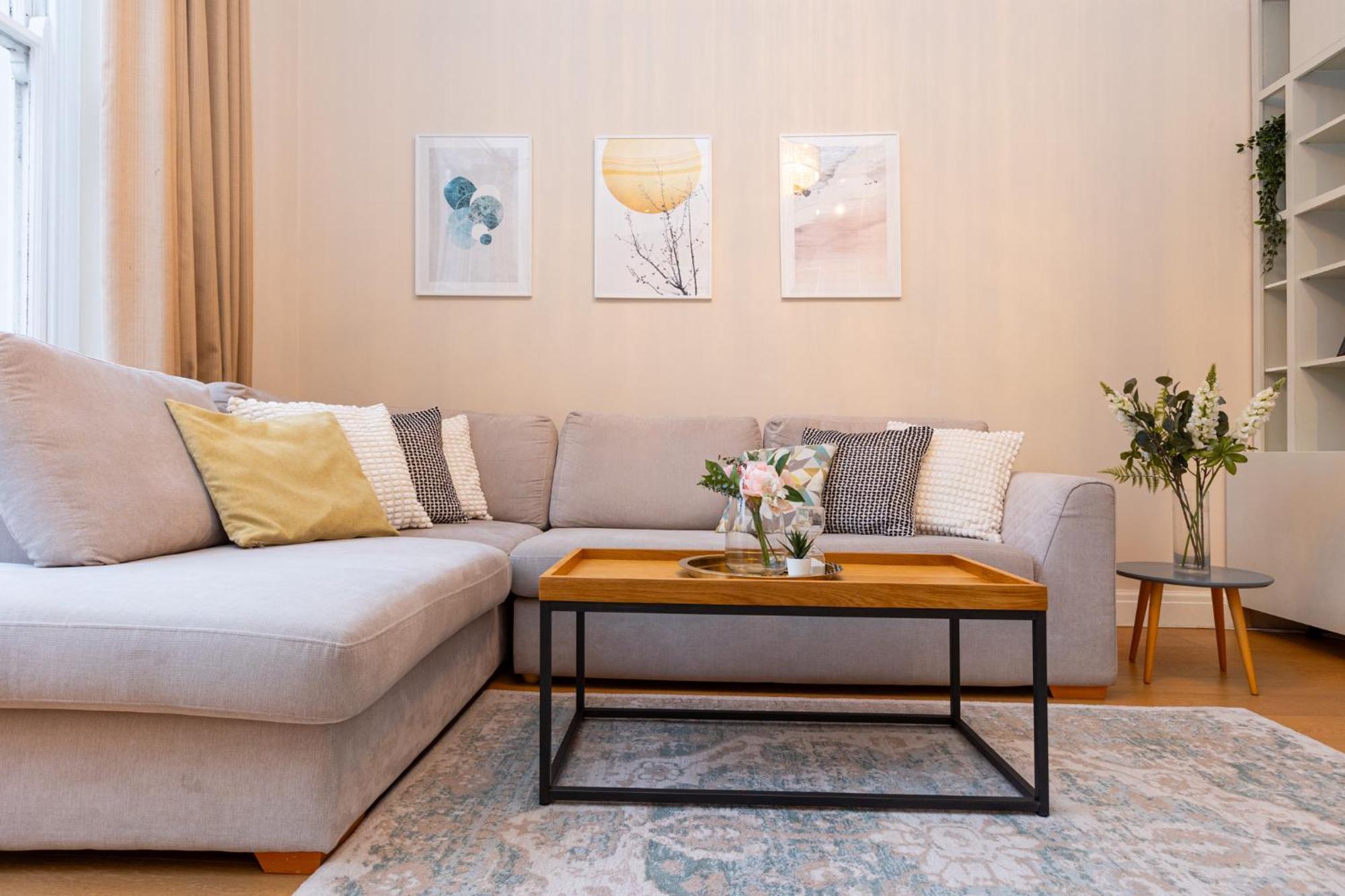 Bright & Charming 2br Flat Wbalcony In Maida Vale Londres
