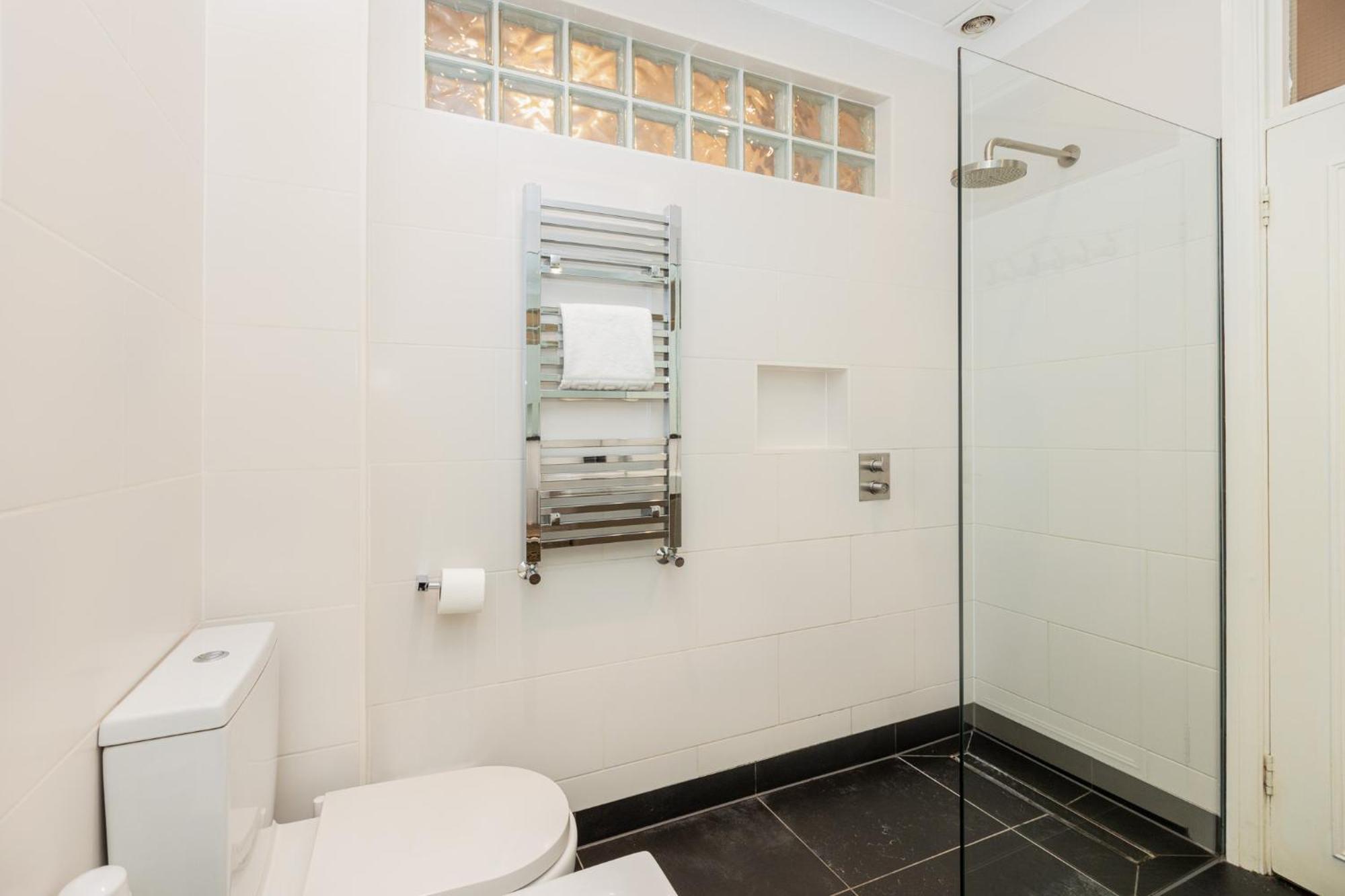 Bright & Charming 2br Flat Wbalcony In Maida Vale Apartamento