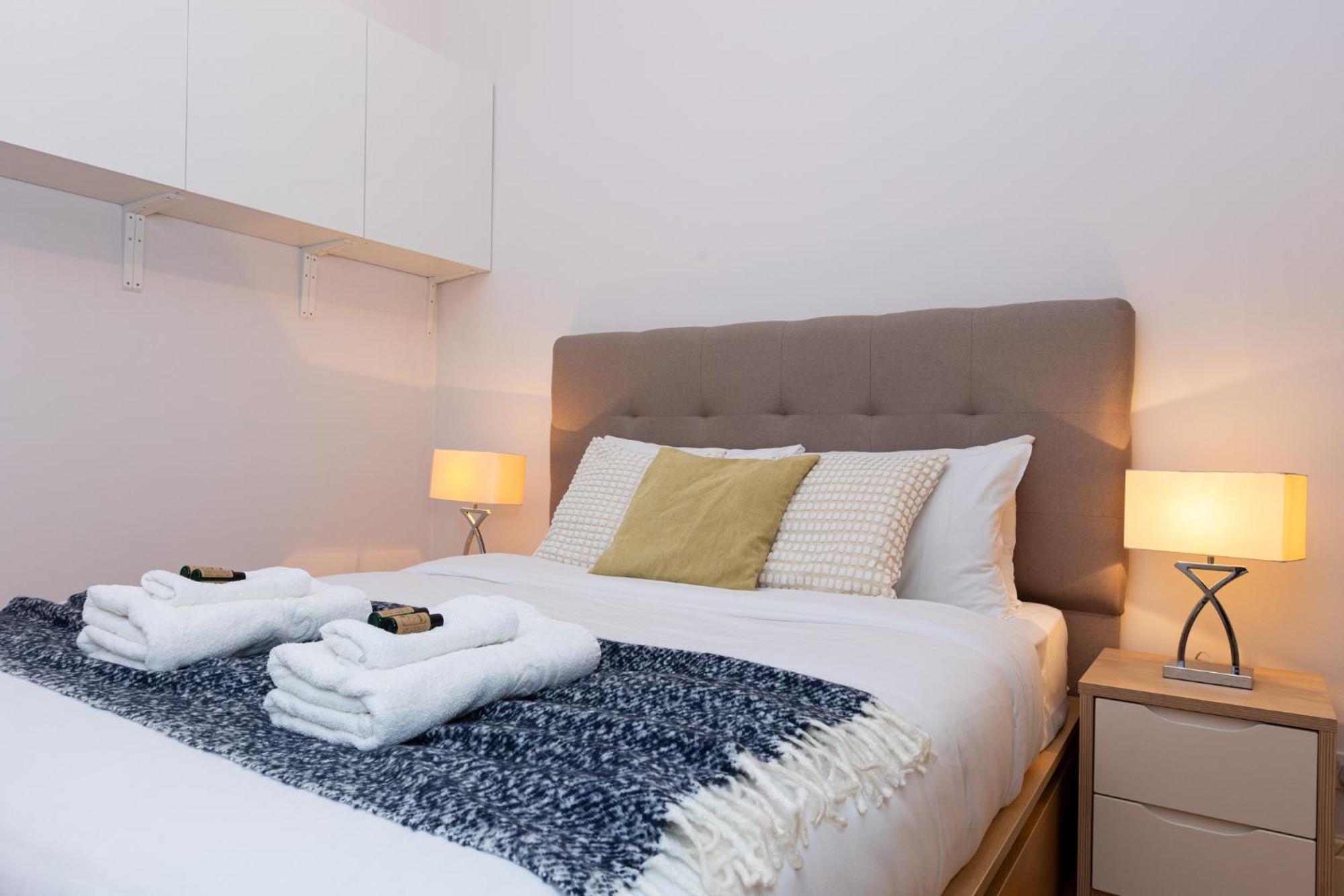 Bright & Charming 2br Flat Wbalcony In Maida Vale *