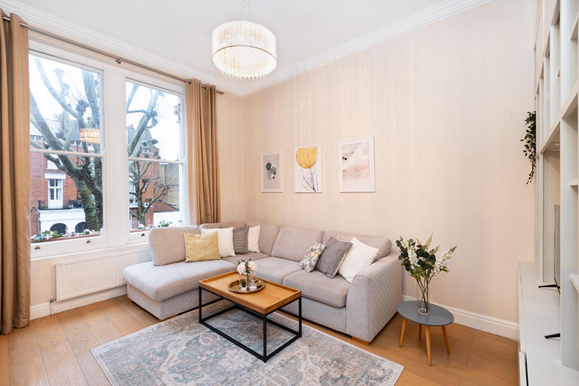 Bright & Charming 2br Flat Wbalcony In Maida Vale *