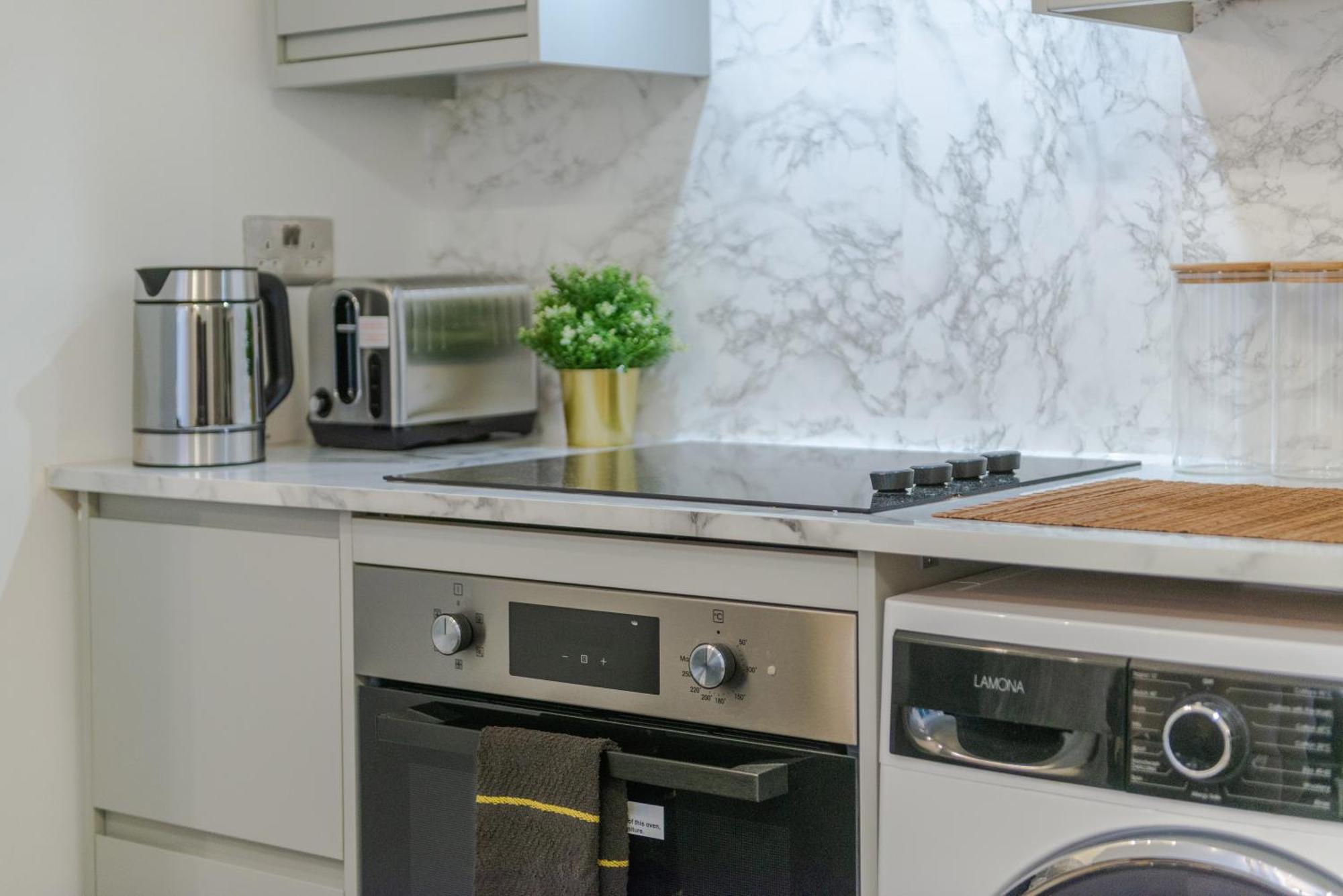 Apartment A Golden Haven Retreat In London
