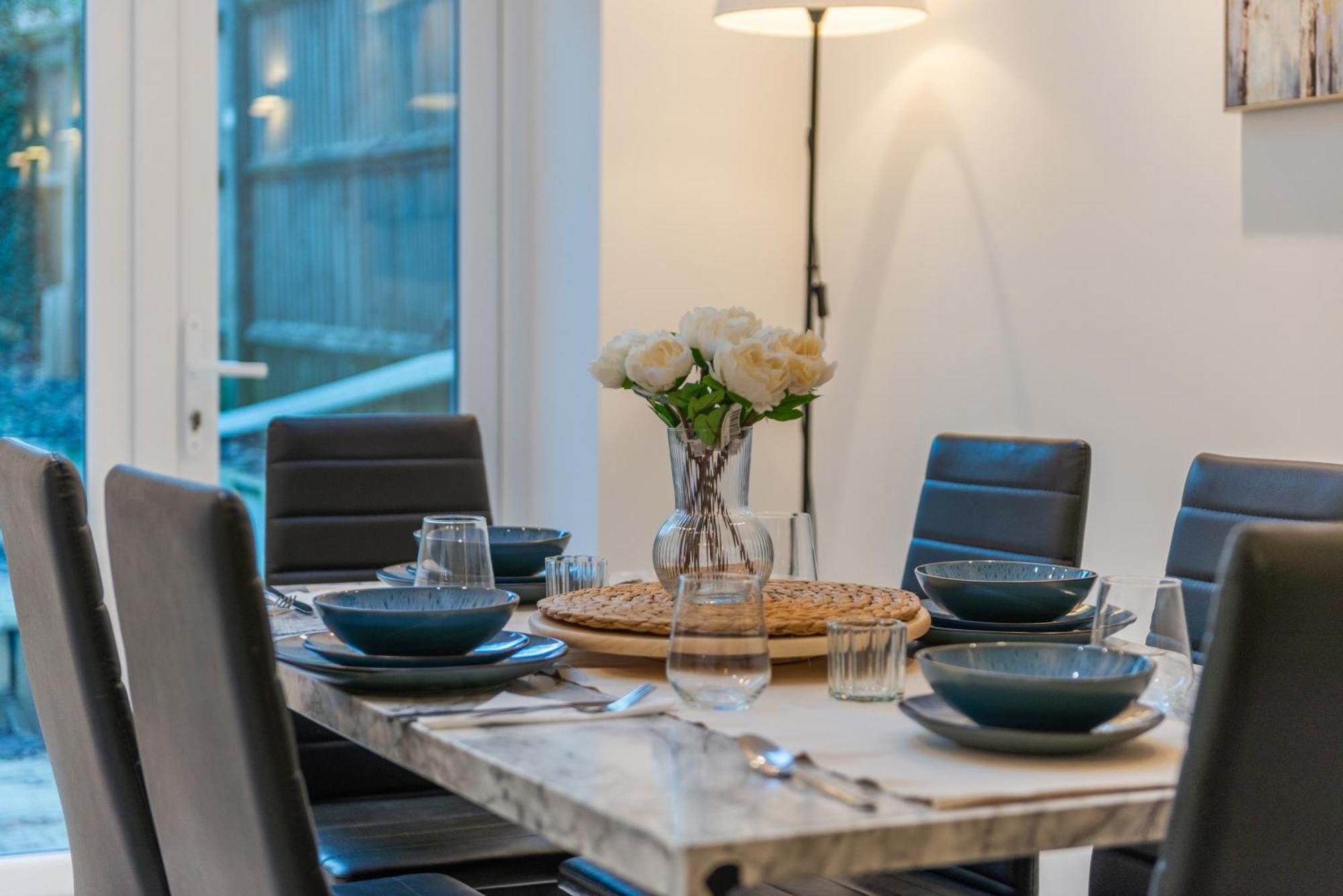 A Golden Haven Retreat In Apartment London