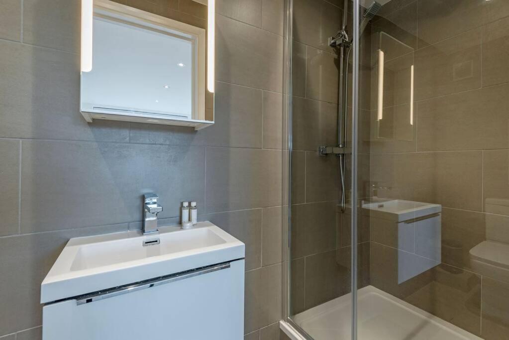 Appartement Superb Penthouse With 2 Bathrooms And Roof Terrace *