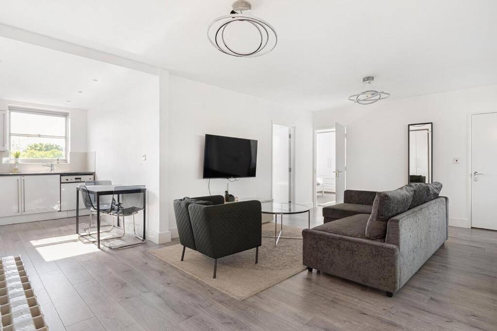 Appartement Superb Penthouse With 2 Bathrooms And Roof Terrace *