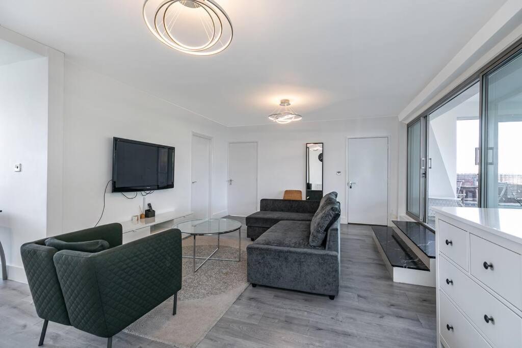 Superb Penthouse With 2 Bathrooms And Roof Terrace Appartement