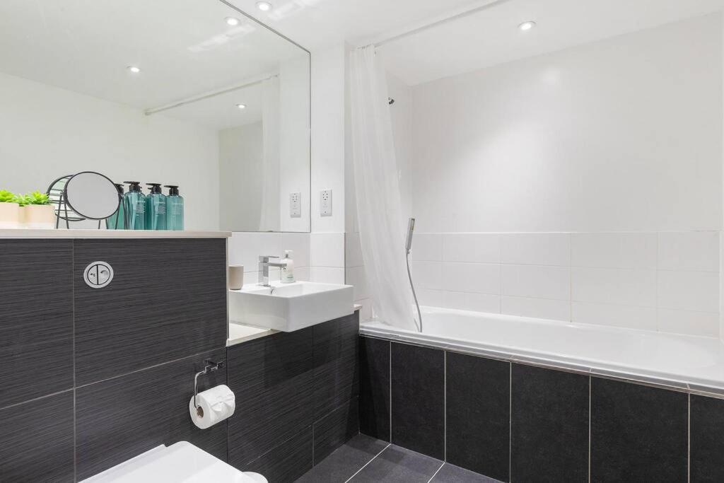 Stylish With Underground Parking Appartement Londres
