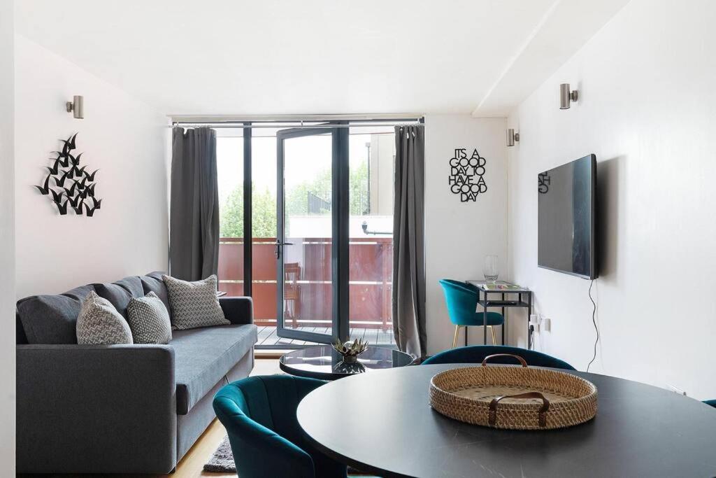 Stylish With Underground Parking Appartement *