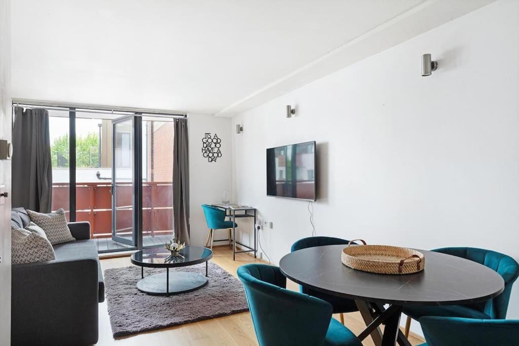 Stylish With Underground Parking Apartamento Londres