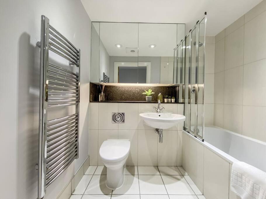Luxury Riverside Retreat With Stunning Views * Londres