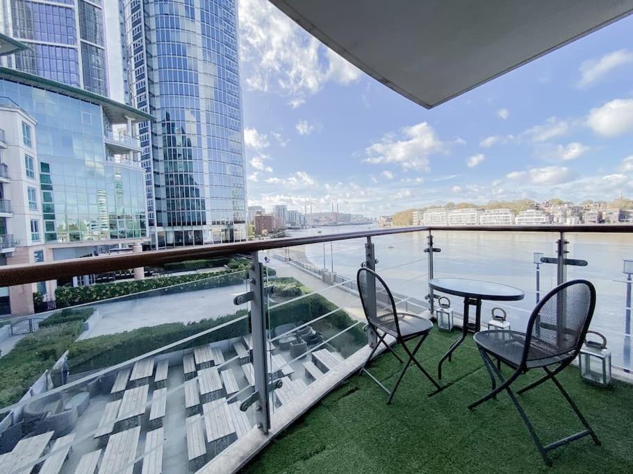 Luxury Riverside Retreat With Stunning Views Apartamento