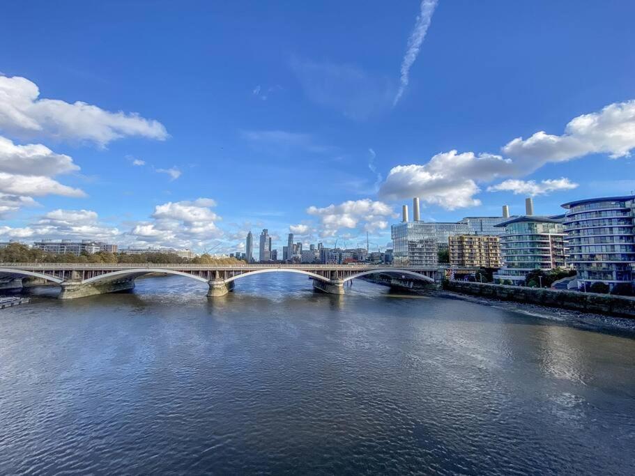 Apartment Luxury Riverside Retreat With Stunning Views *