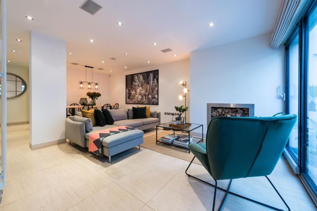 Appartement Spectacular Mews House In Holland Park Londen