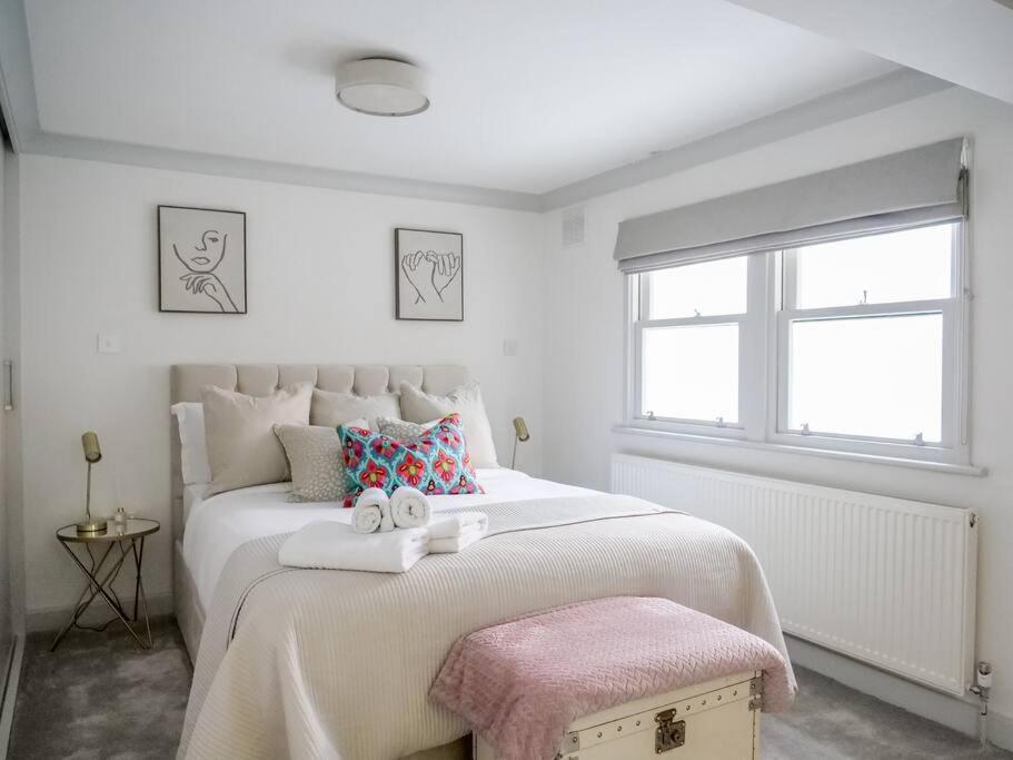Super Spacious 3 Bedroom And 3 Bathroom Appartement *