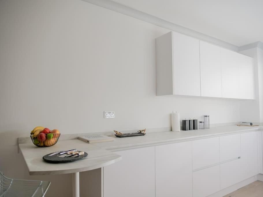 Super Spacious 3 Bedroom And 3 Bathroom * Londres
