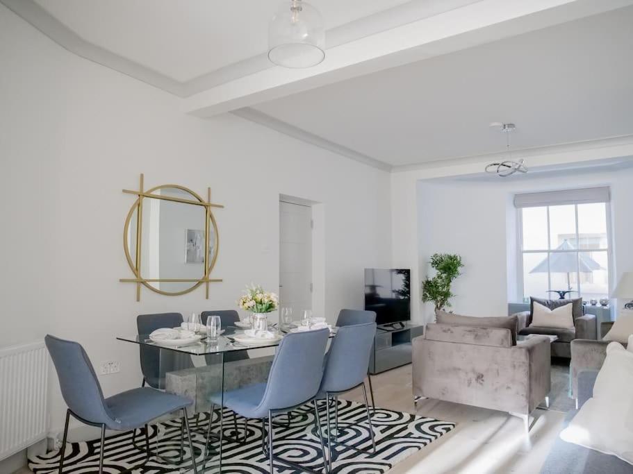 Super Spacious 3 Bedroom And 3 Bathroom Appartement Londres