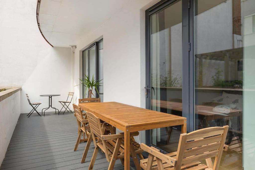 A Modern Two Bedroom Flat With Private Parking * Londres