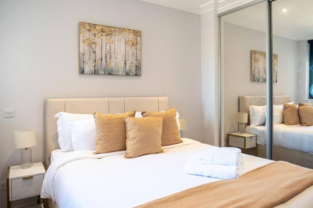Stunning Views Modern Decor Flat In Kensington Londres