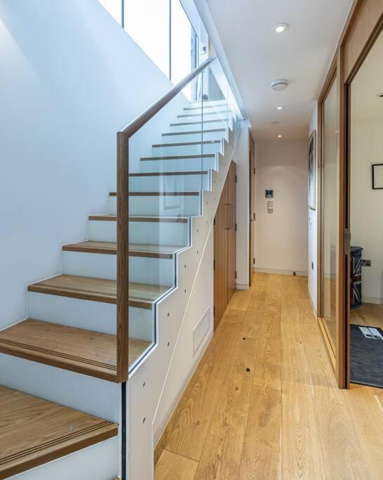Stylish House With Superb Space Apartamento Londres