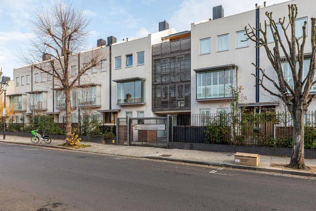 Apartamento Stylish House With Superb Space
