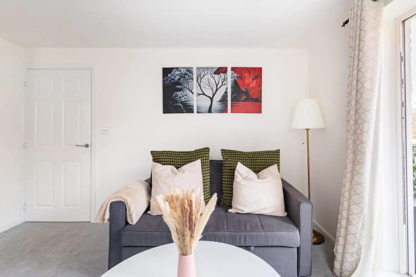 Live The Wembley Buzz! Stylish Flat Near Station & Amenities London