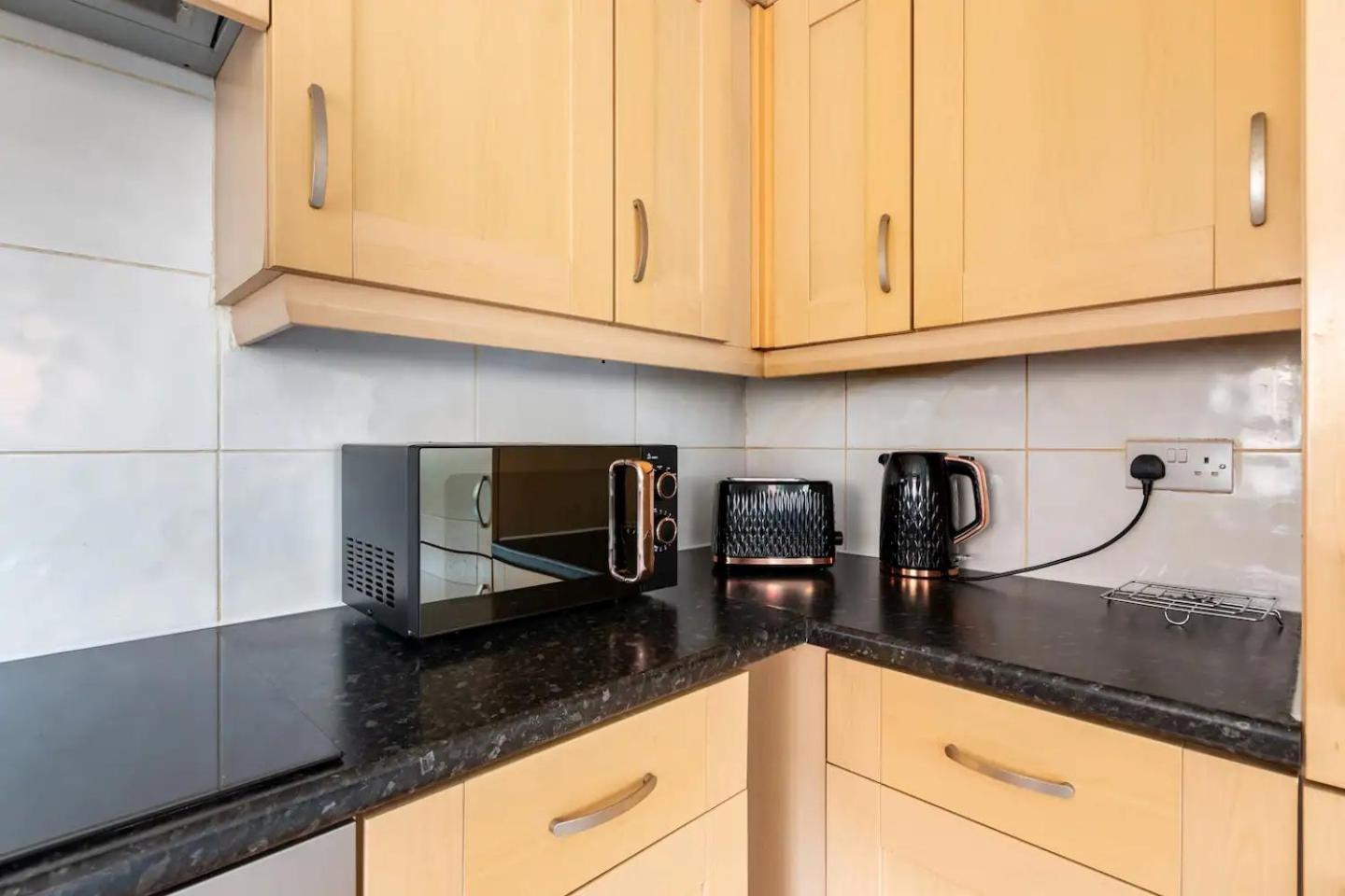 Live The Wembley Buzz! Stylish Flat Near Station & Amenities *